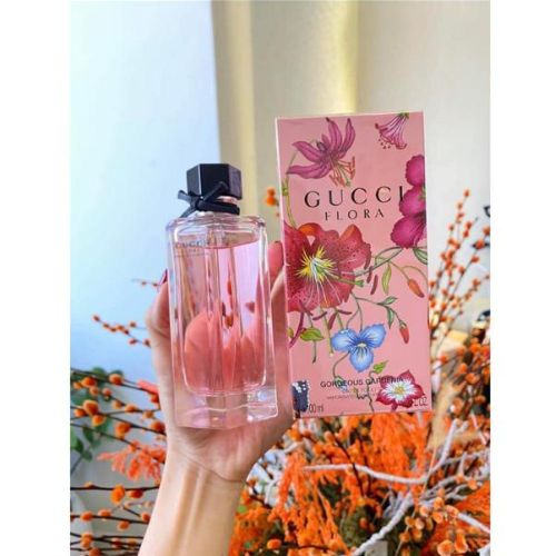 عطر قوتشي فلورا